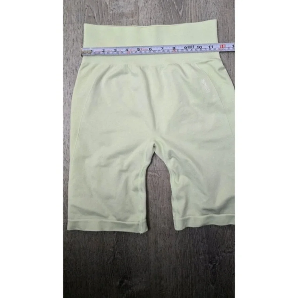 Gymshark Training Shorts Womens Medium Gym Workout Athletic‎ Activewear